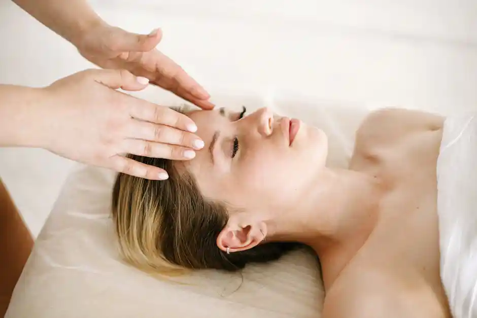 A lady receiving Reiki